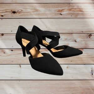 Women’s City Classified Black Velvet Pointed Toe Heels Size: 6.5